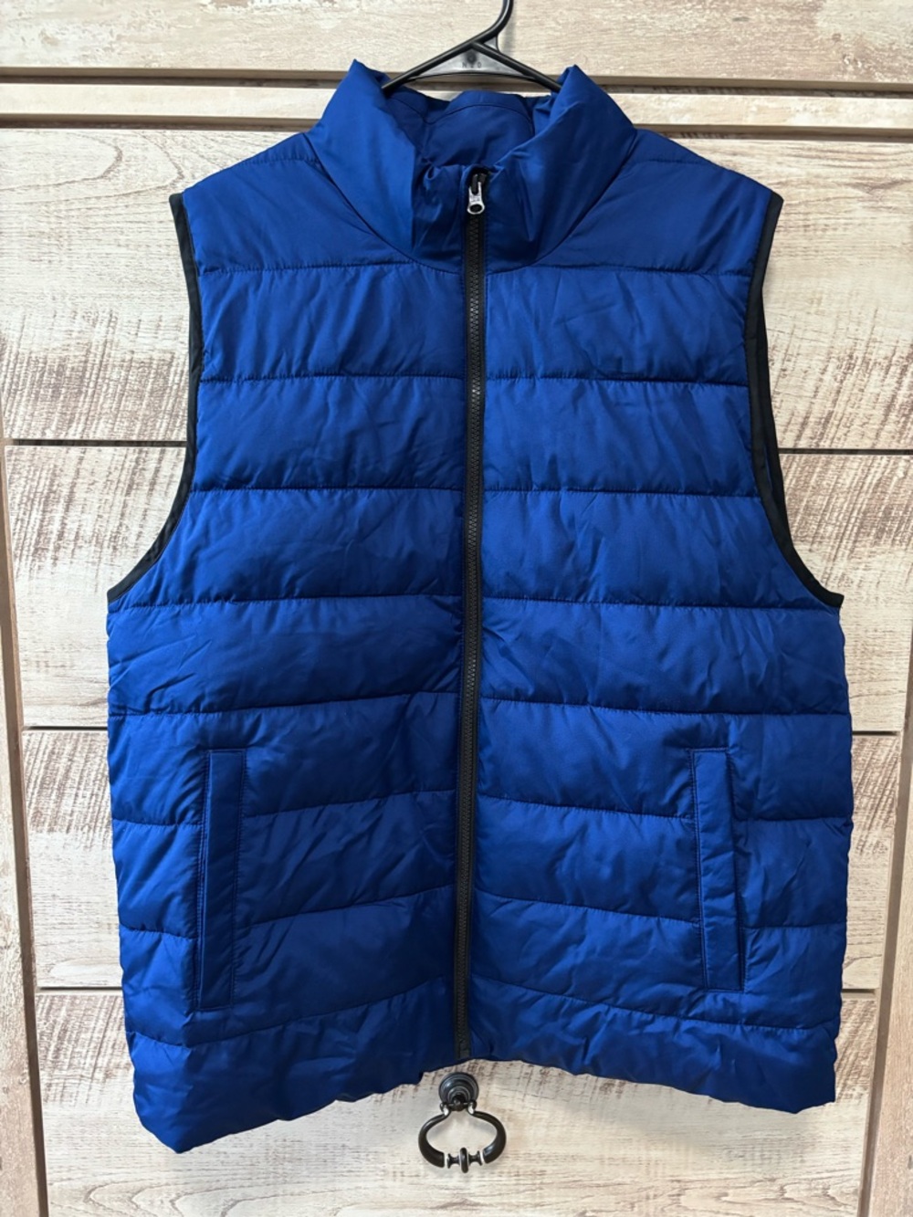 NWOT - GAP
Men’s puffer vest with pockets